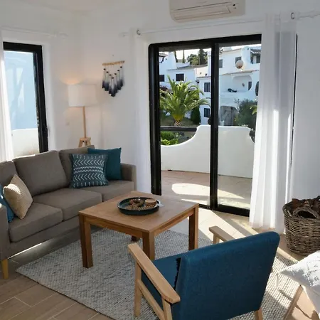 Shades Of Blue With Ocean View - Fast Wifi *