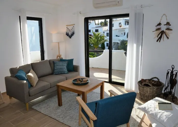 Shades Of Blue With Ocean View - Fast Wifi *
