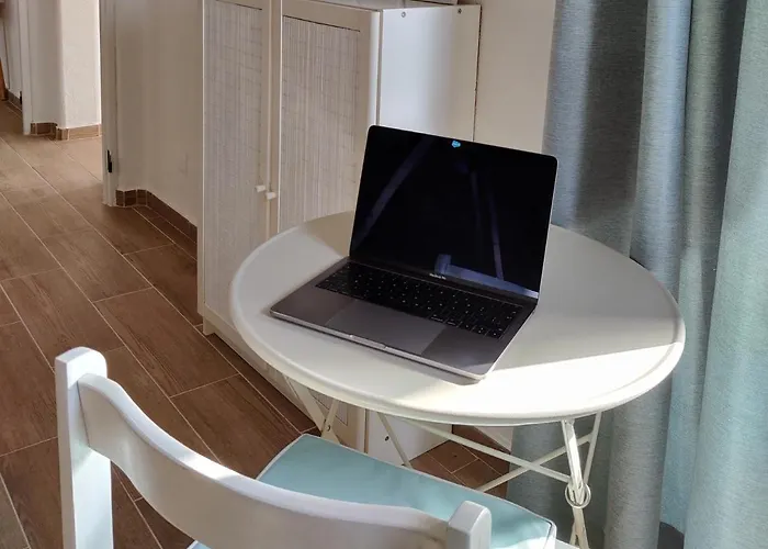 Shades Of Blue With Ocean View - Fast Wifi شقة